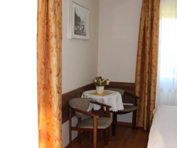 Blekitna Laguna Frühstückspension